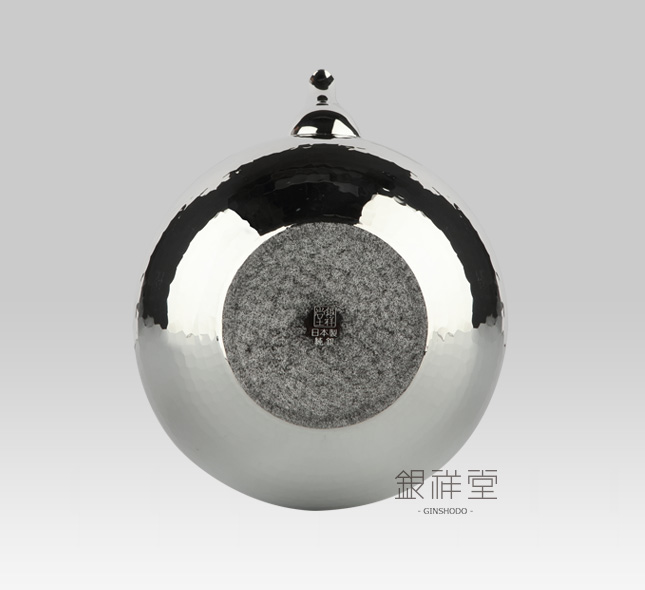 Silver Kettle　800cc spherical shape with Tsuchime（streaks made when craftsmen beat it)