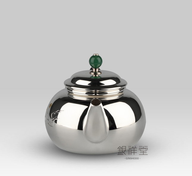 Silver teapot　220cc peach shape with Jade lip for Chinese tea such as Oolong tea