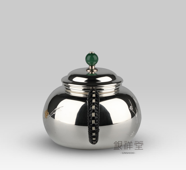Silver teapot　220cc peach shape with Jade lip for Chinese tea such as Oolong tea
