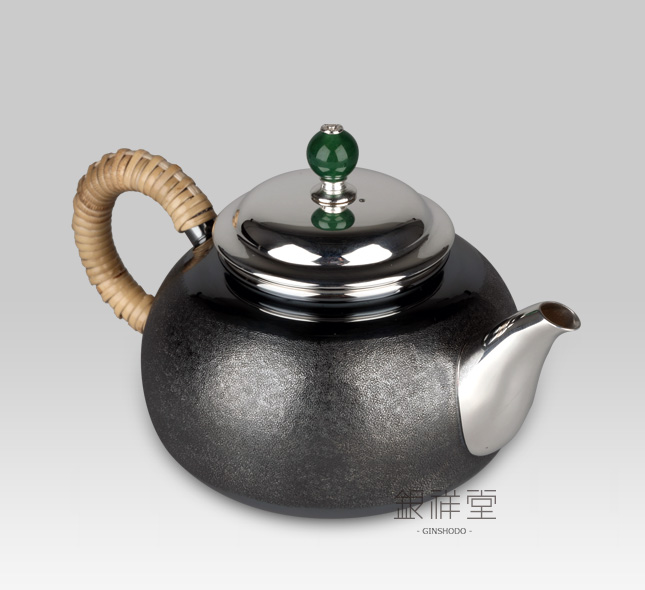 Silver teapot 220cc peach shape,“Nashiji”,oxidized silver,jade lid