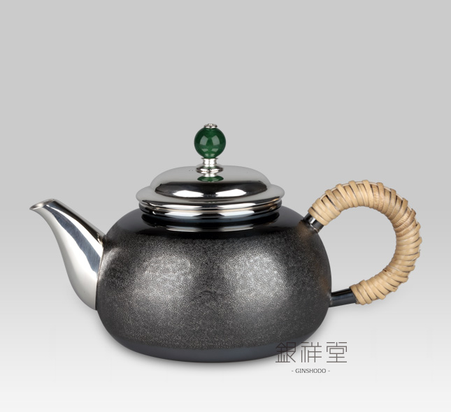 Silver teapot 220cc peach shape,“Nashiji”,oxidized silver,jade lid